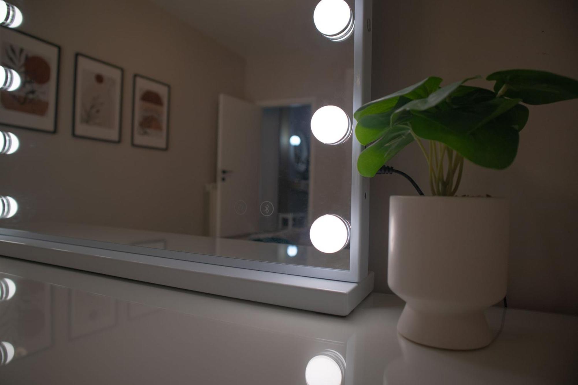 Sara's - Modern Near Metro, Perfect For Families And Groups In Apartment Rom